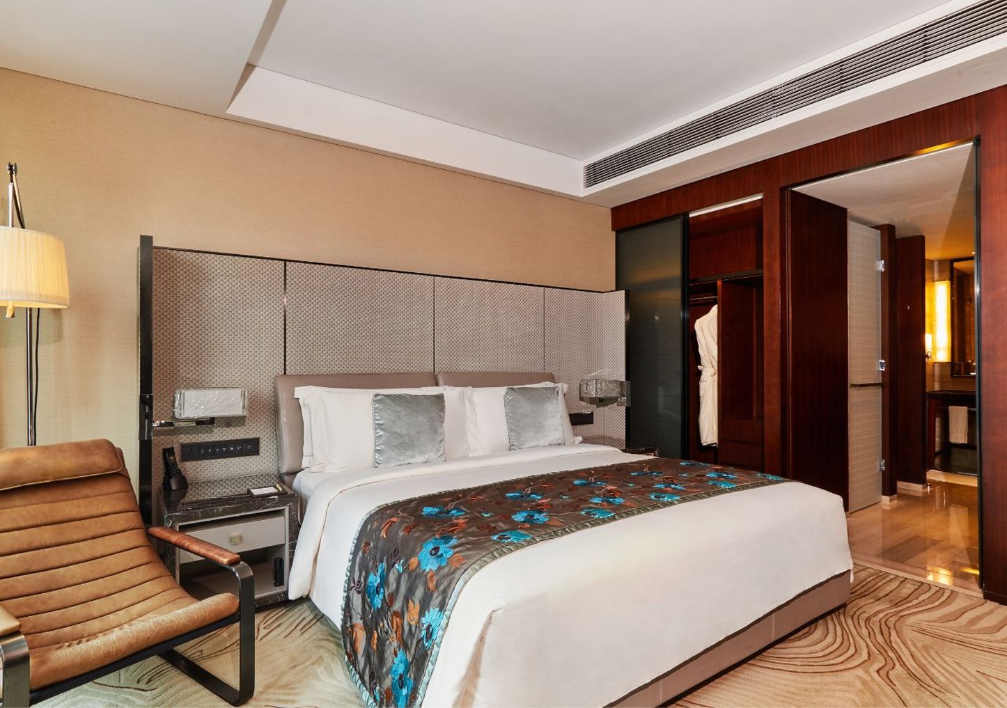 Mandarin Oriental Shanghai 18/78