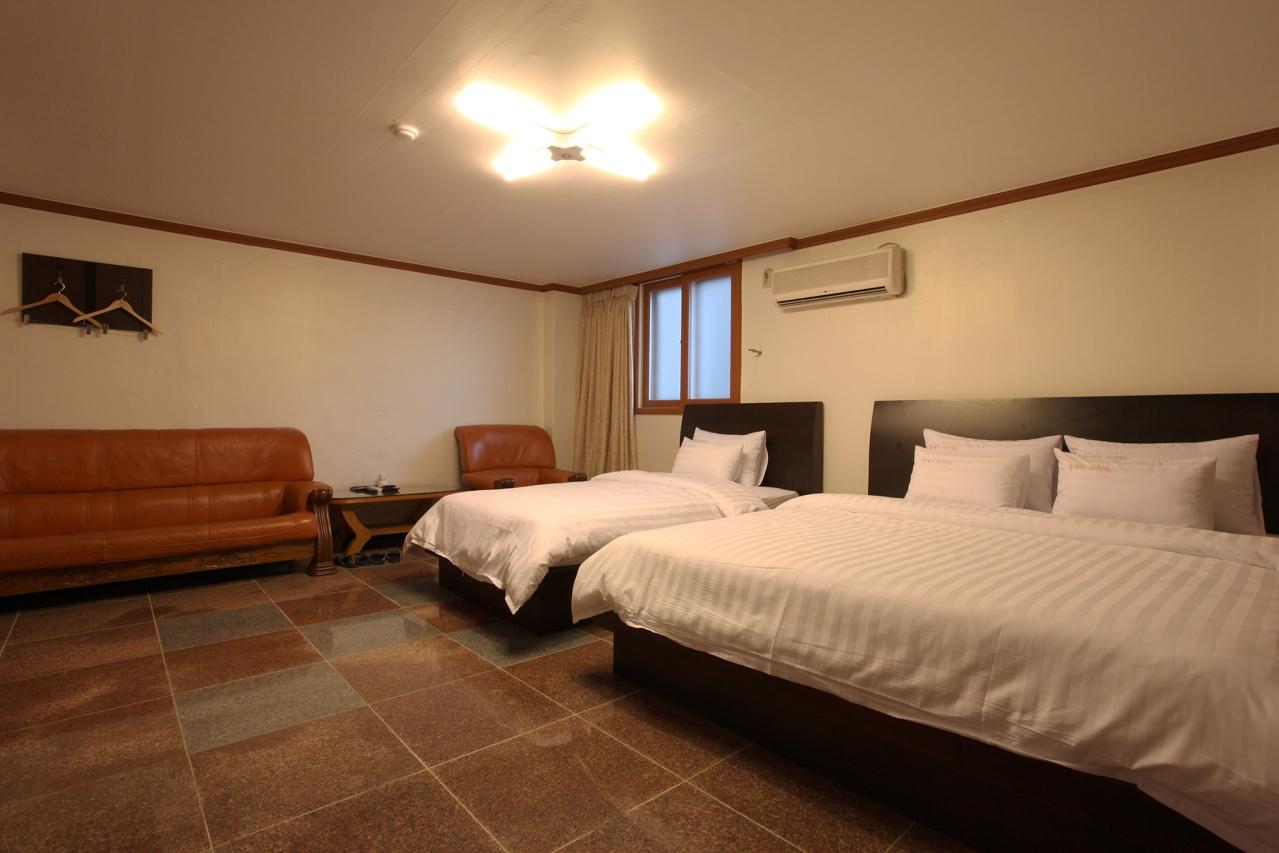 VIP, TWIN BEDS, QUEEN BED
