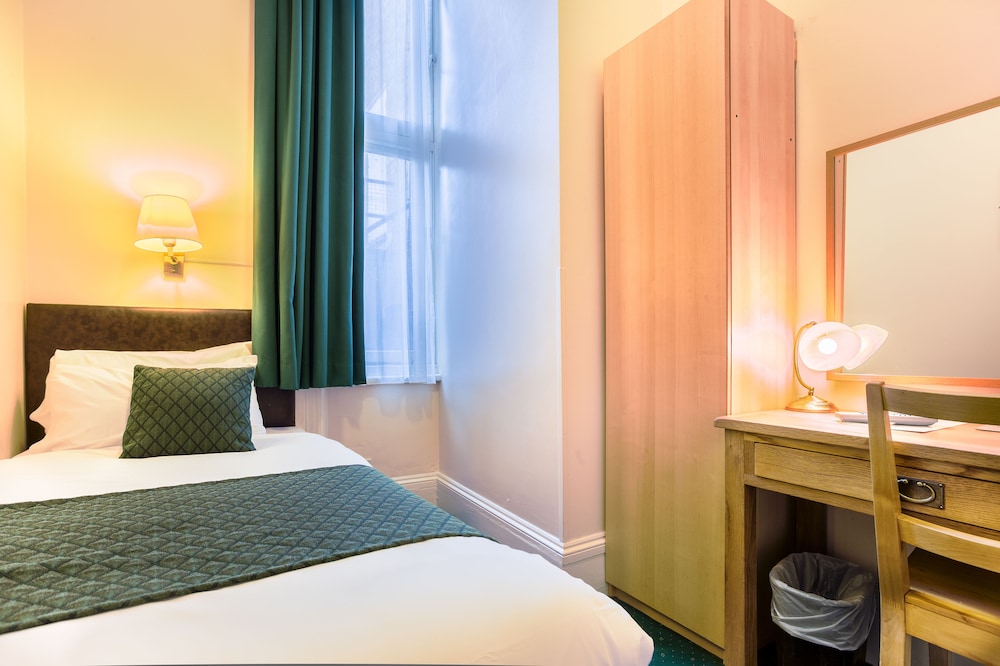 London Town Hotel 33/69