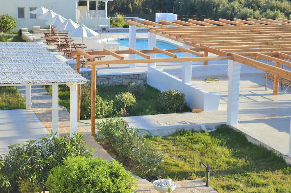 Iphimedeia Apartments Suites 69/75