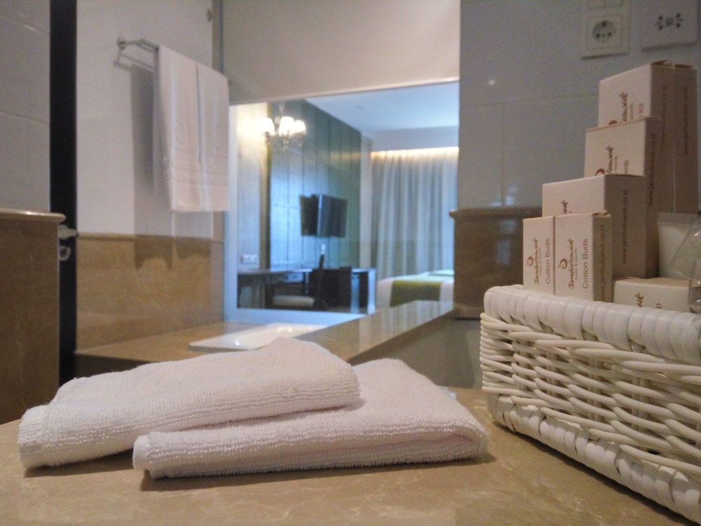 Jambuluwuk Oceano Seminyak Hotel 26/77