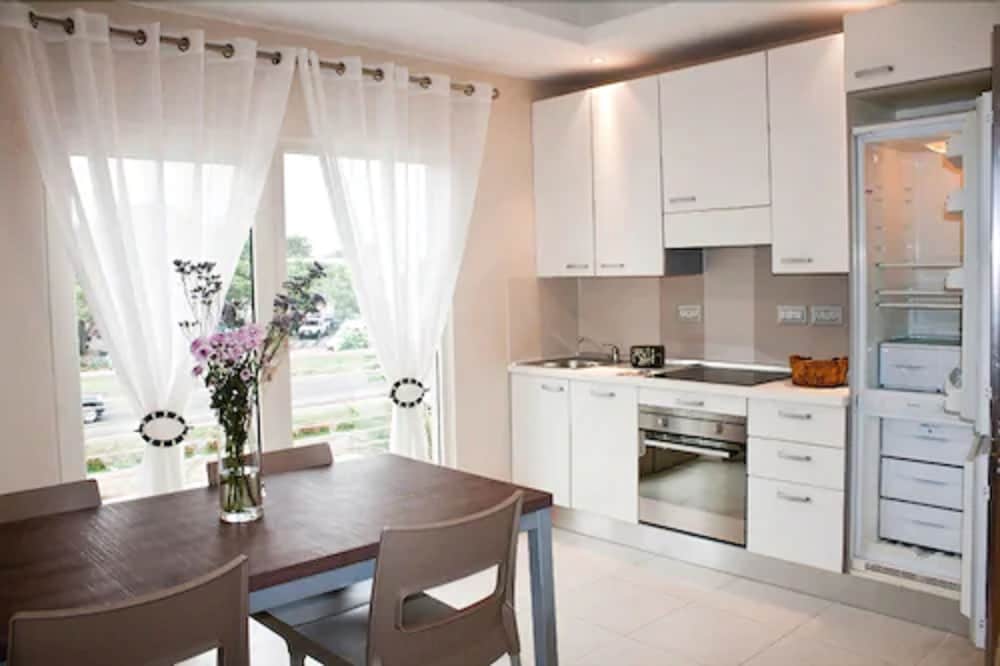Axis Suites Hotel 29/38
