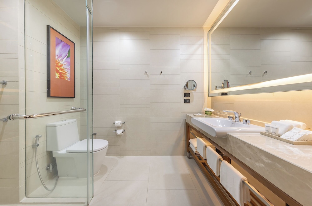 Eastin Grand Hotel Sathorn 50/50