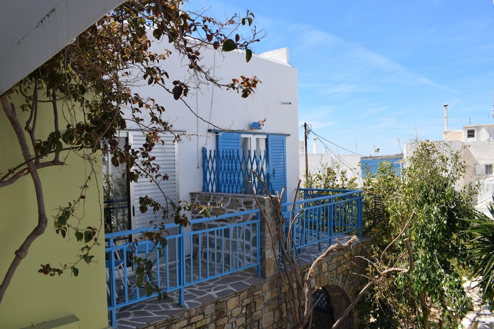 Aratos Hotel photo1