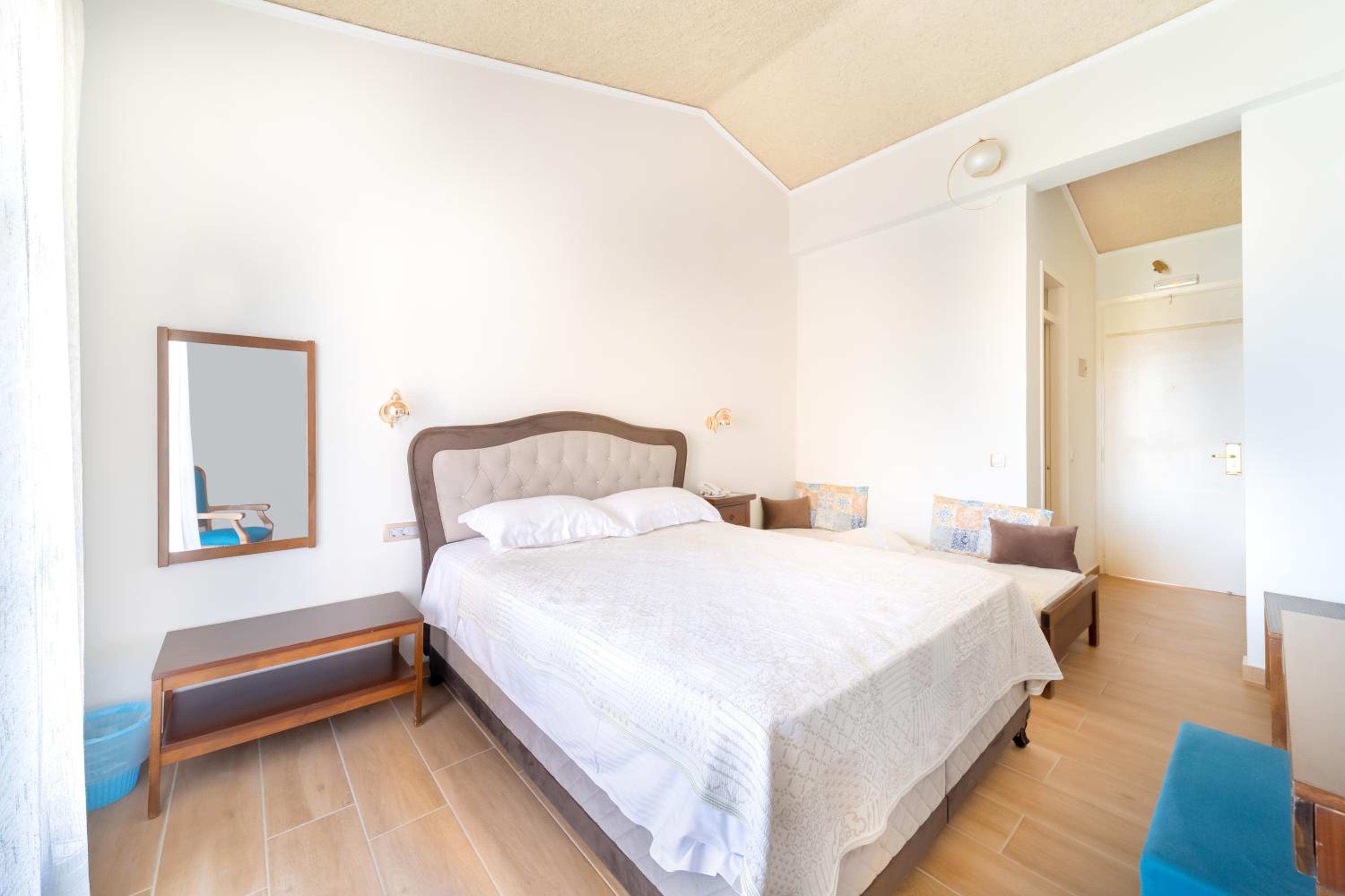 غرفة ديلوكس بسرير مزدوج بإطلالة على البحر، Hotel Agia Markella 5/10