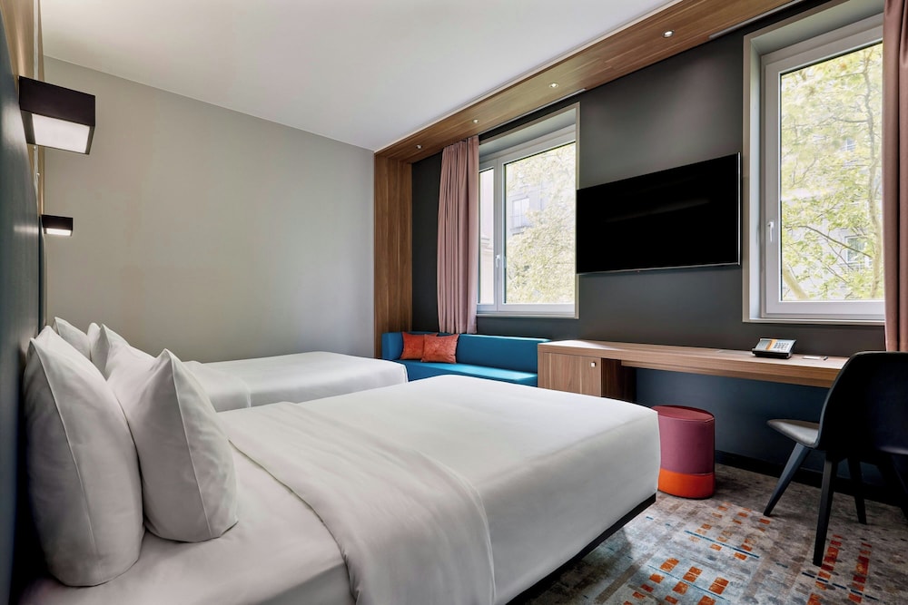 Urban, 2 Double Beds, City View