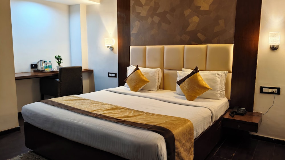 Hotel Hemaadri Grand 18/50