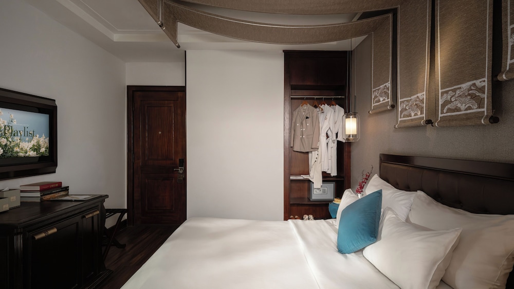 SUPERIOR, DOUBLE BED