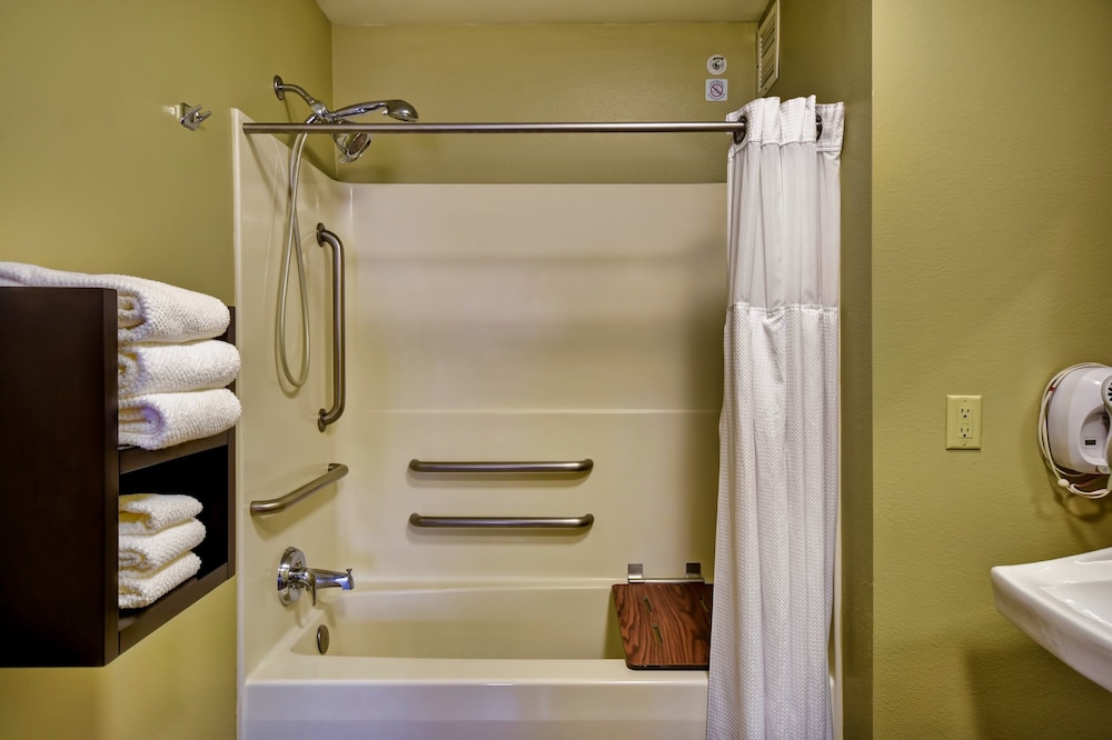 Staybridge Suites Middleton/Madison-West 10/49