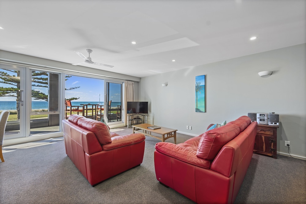 The Pavilions Beachfront Apartments 47/76