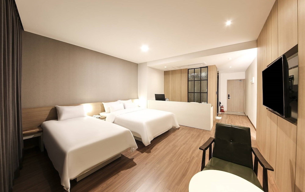 Incheon Hotel Bluemarine 24/50