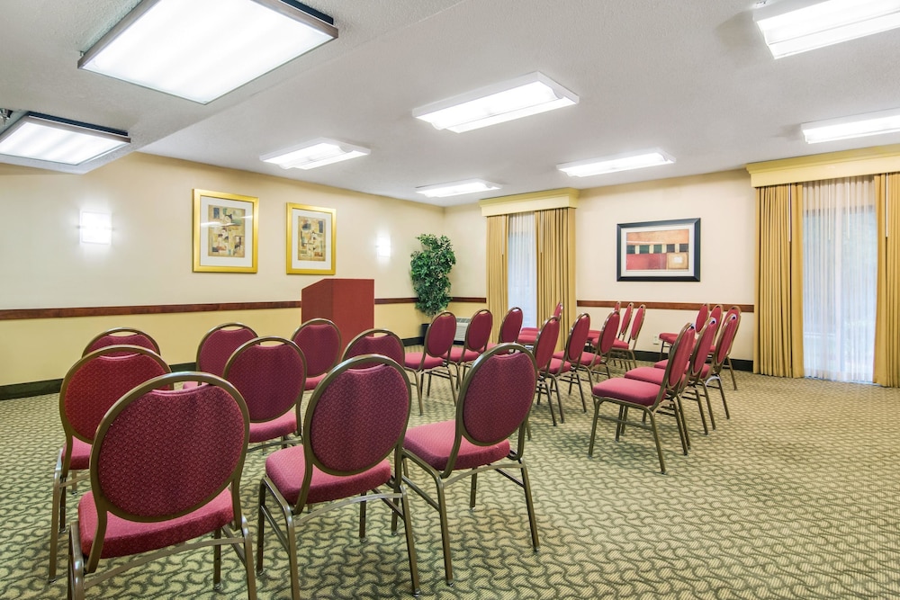 Comfort Inn Roswell-Dunwoody 37/44