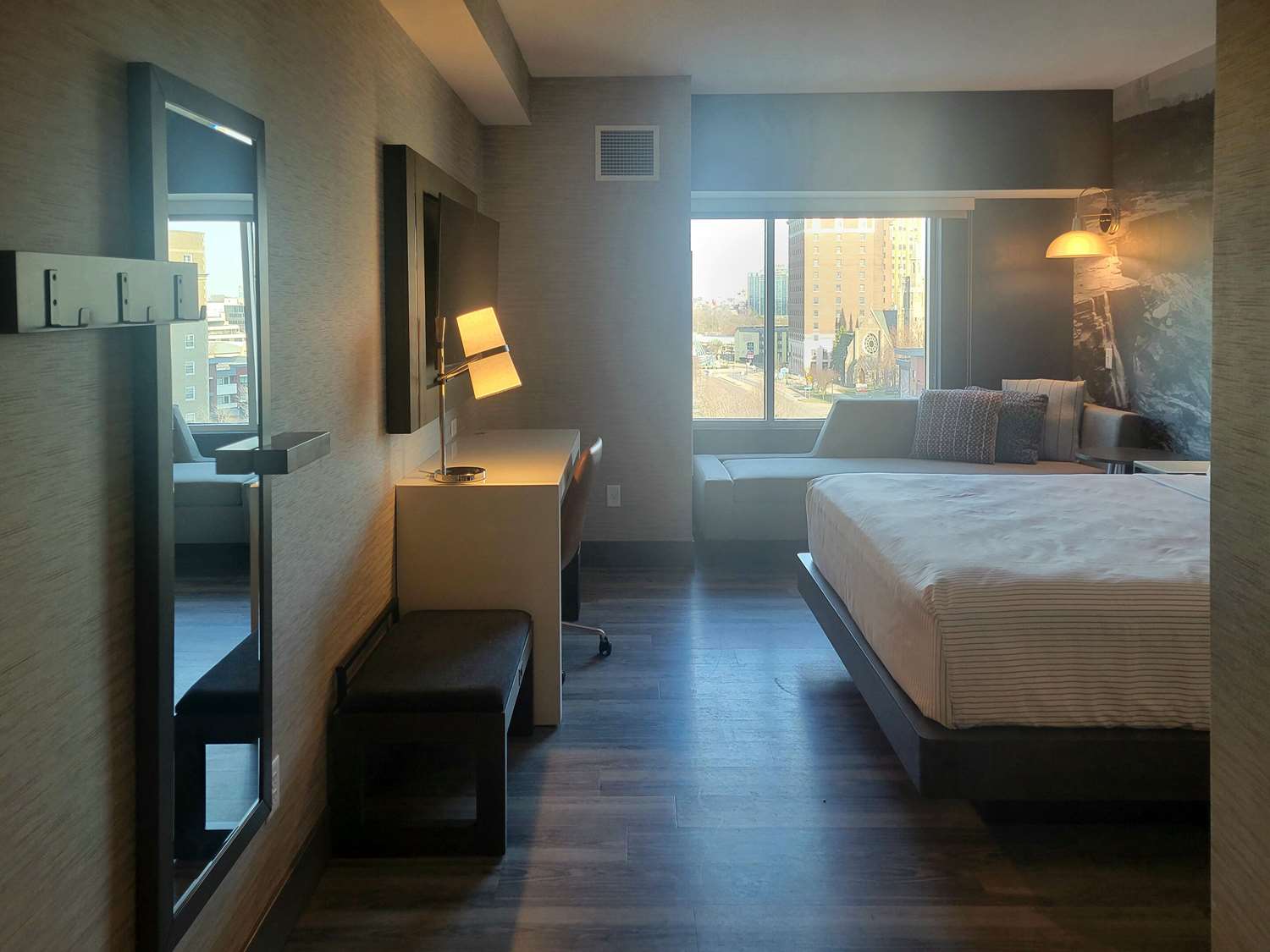 Cambria Hotel Niagara Falls 15/23
