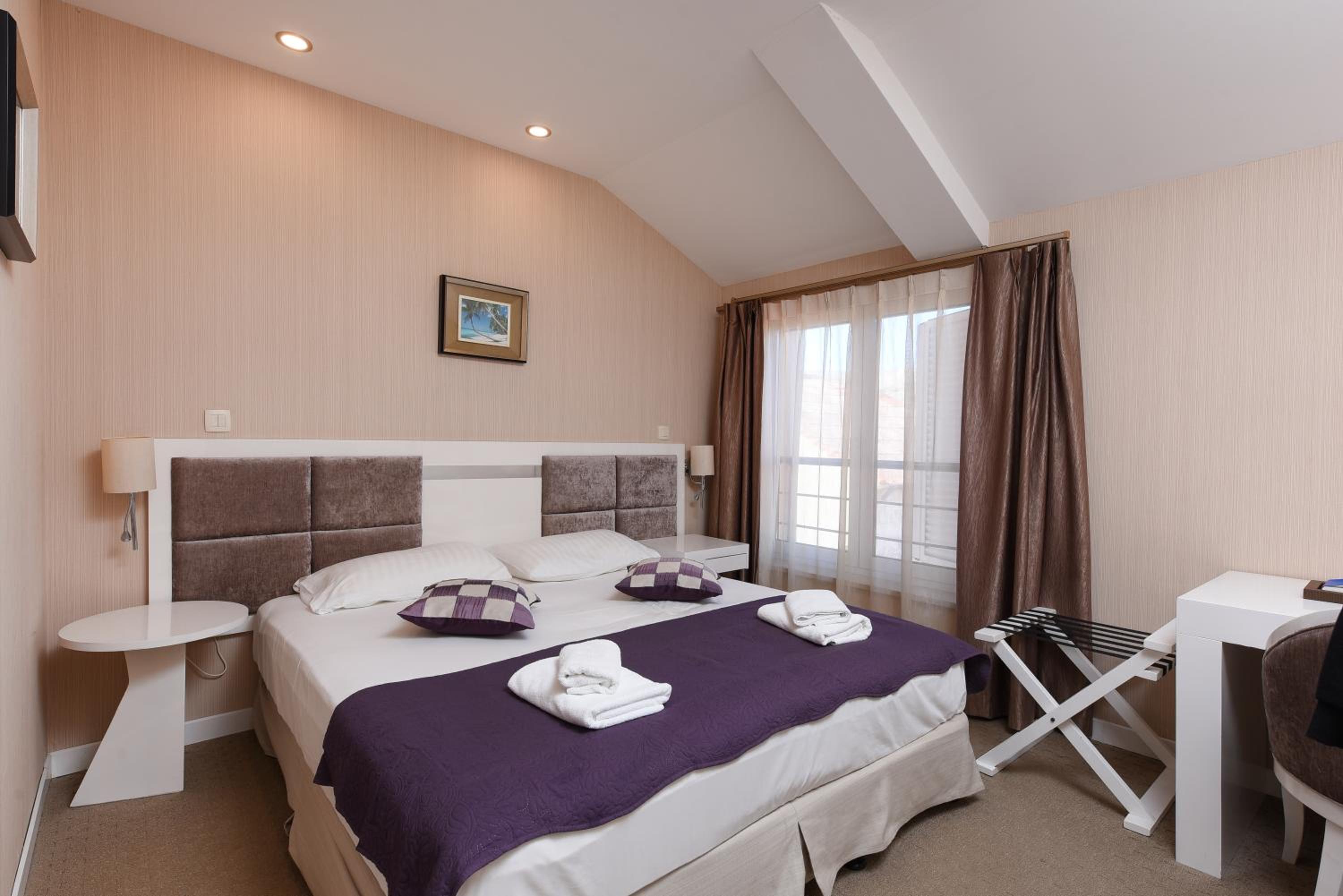 غرفة بسرير مزدوج بإطلالة على البحر، Hotel Park Smokva 9/10