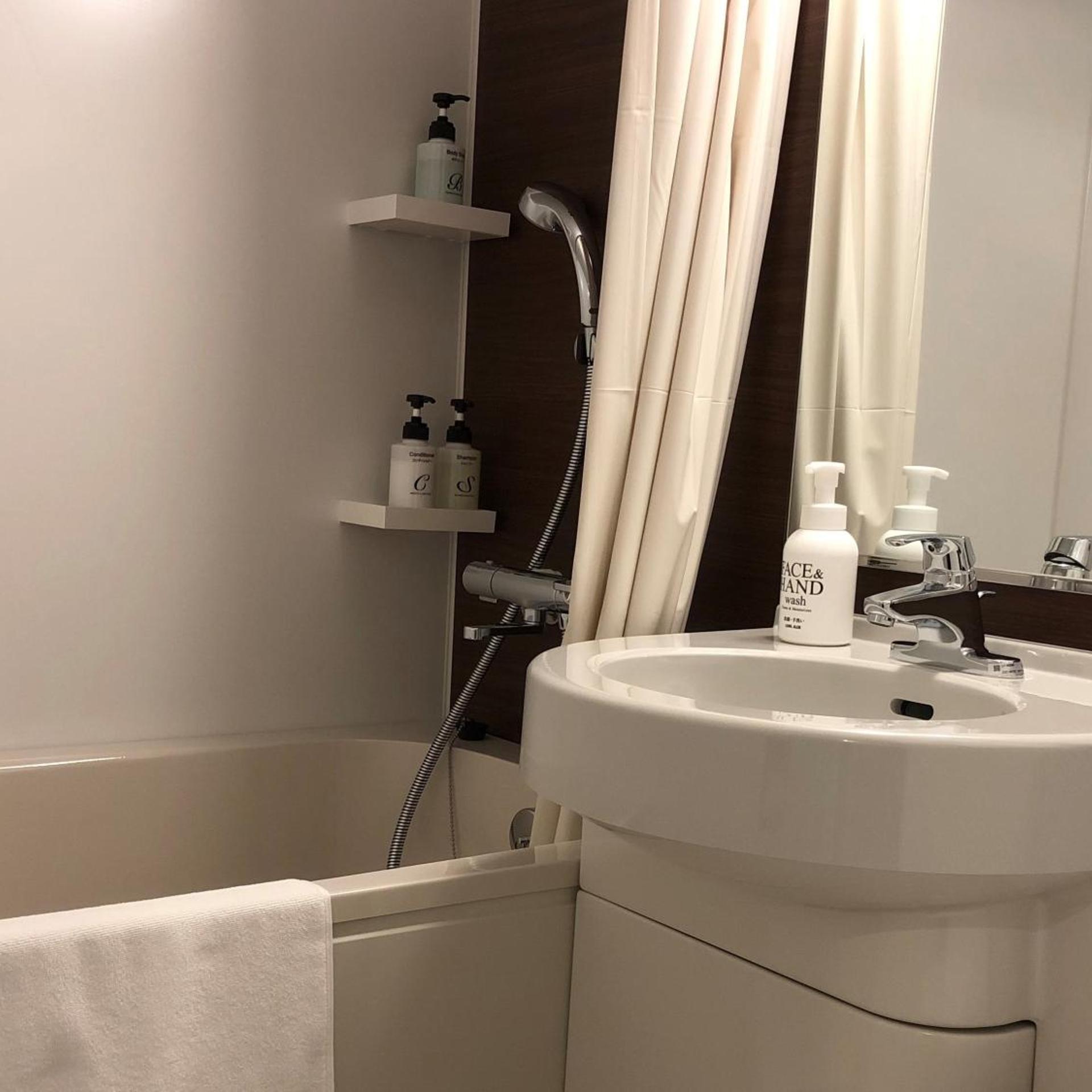 غرفة قياسية بسرير مزدوج، Smile Hotel Osaka Nakanoshima 3/3