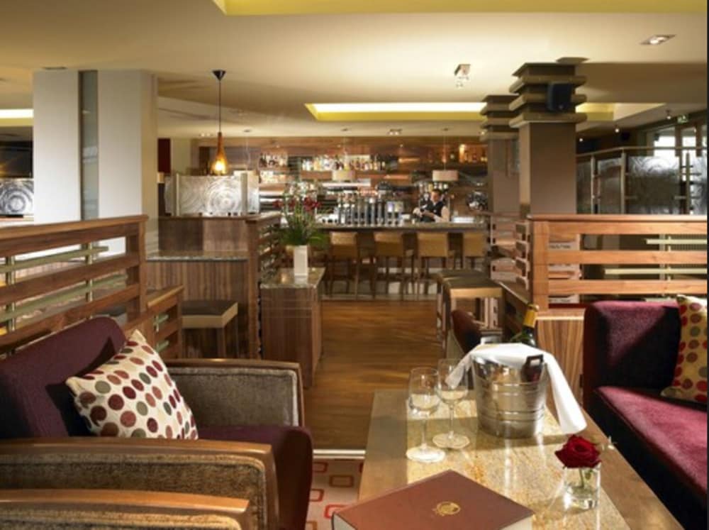 WESTPORT PLAZA HOTEL 37/51