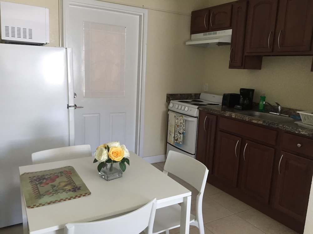 Coral Key Inn 55/71