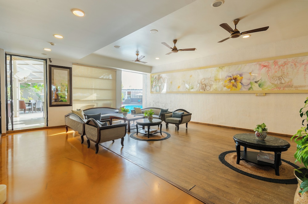Whispering Palms Beach Resort 53/71