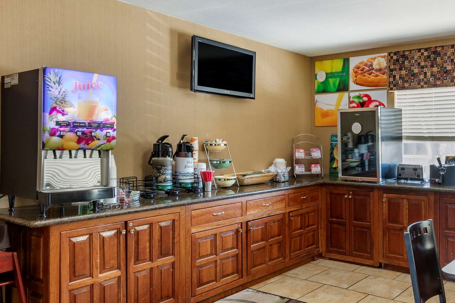 Quality Inn Russellville I-40 22/23