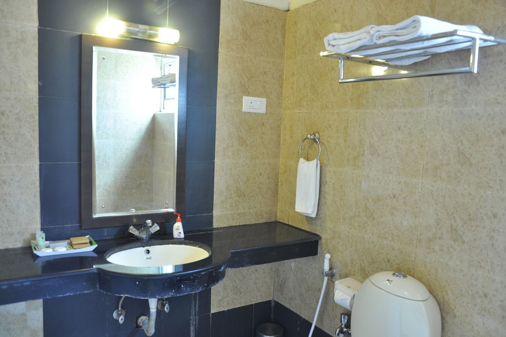 Sabol Holiday Resorts 28/30