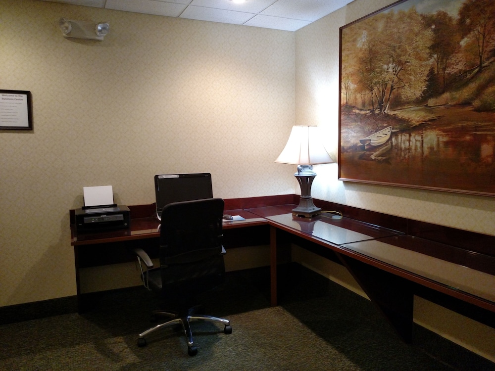 Holiday Inn Express Toledo West Napoleon 57/65