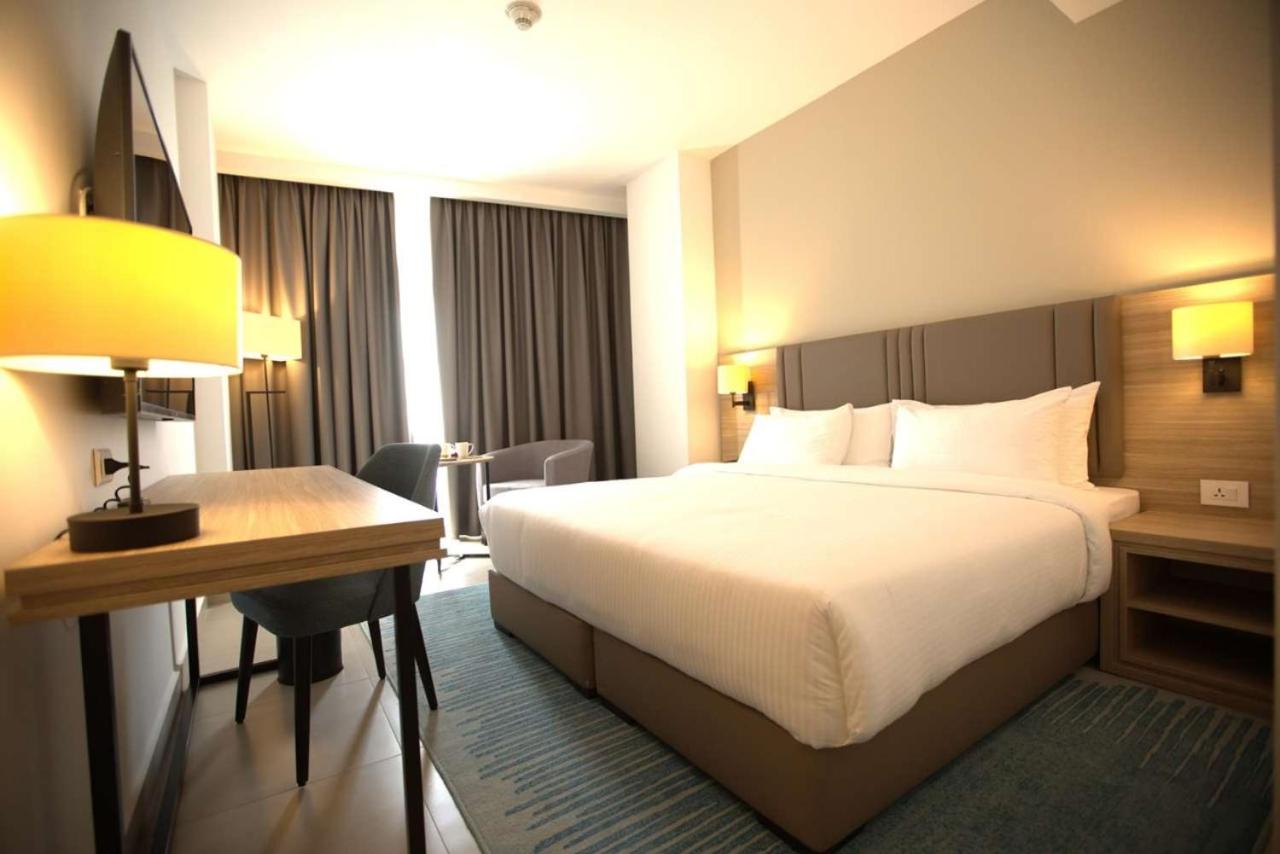 Golden Tulip Amman 54/83