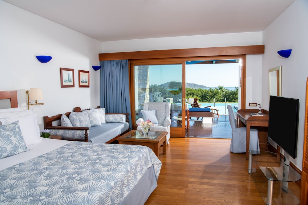 Deluxe, King Bed, Sea View, Shared Pool, Spa Building