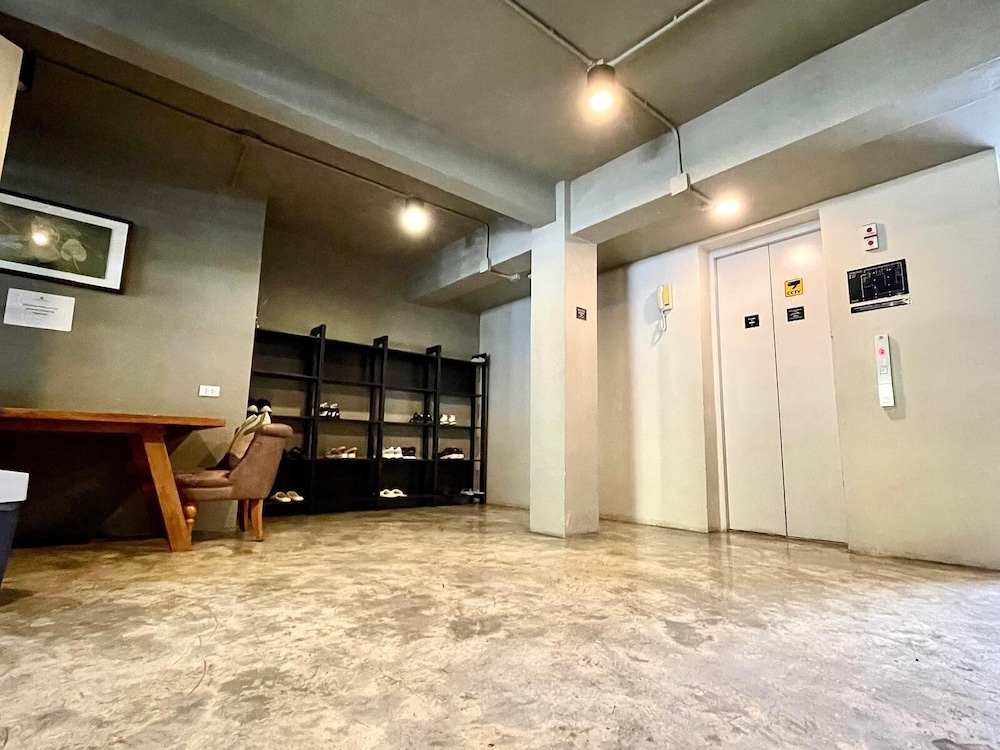 Collection O The Spades Hostel 52/58