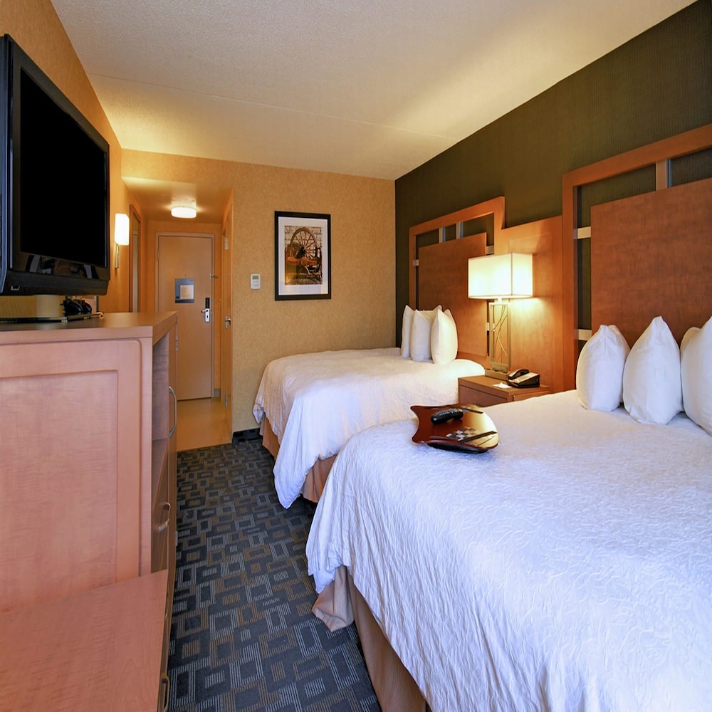 Hampton Inn Clinton, NJ 11/56