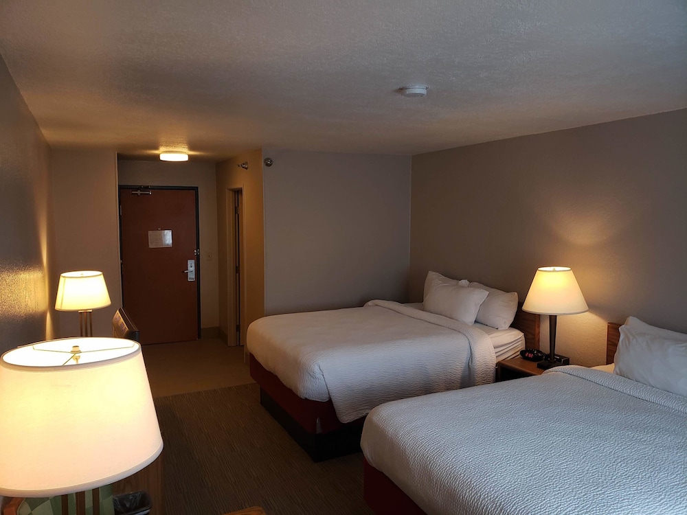 Country Inn & Suites by Radisson, Fairview Heights, IL 5/39