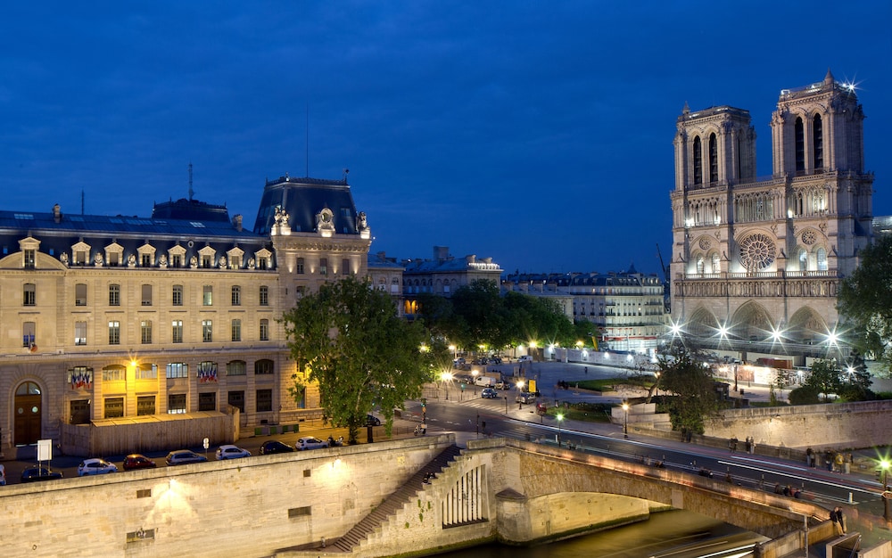 Rives de Notre Dame 76/83