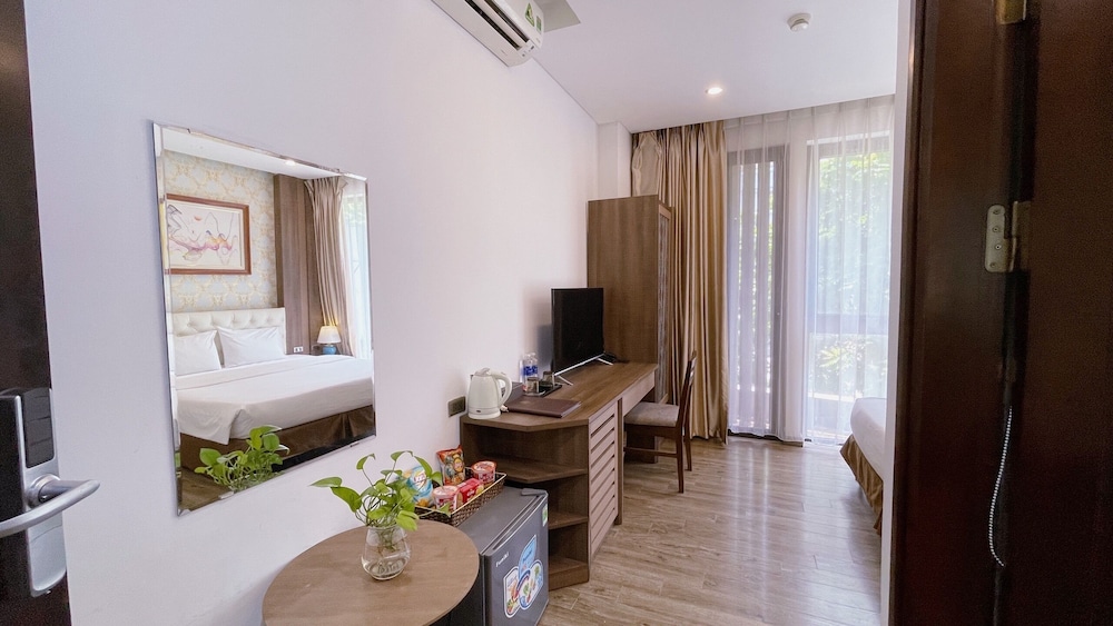 New Century Hotel Cau Giay 37/50