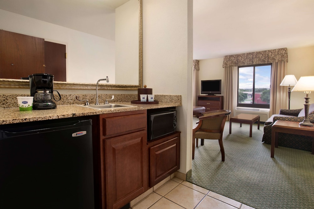 Hampton Inn Suites San Marcos 31/44