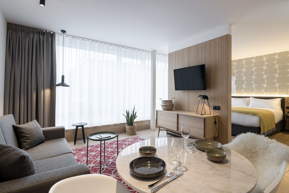Premier Suites Plus Antwerp 44/62
