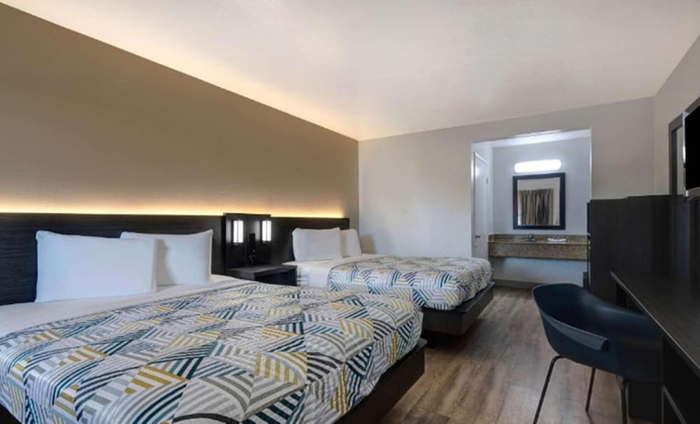 Motel6 Buttonwillow, CA - Central 11/50