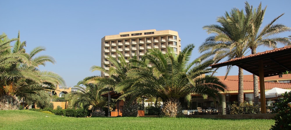 GOLDEN TULIP JIYEH MARINA RESORT 2/50