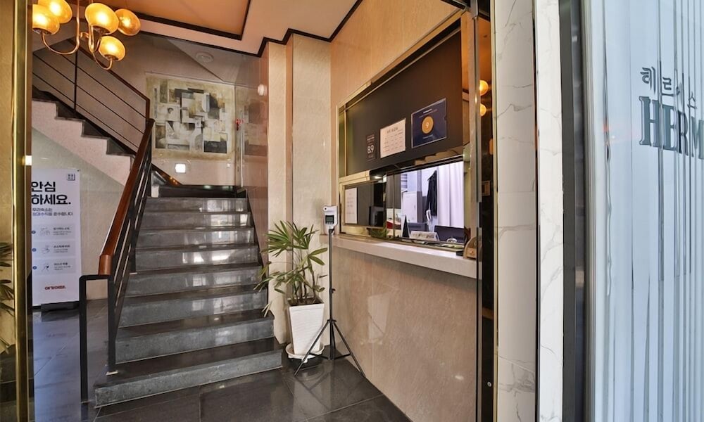 Hermes Hotel 36/56