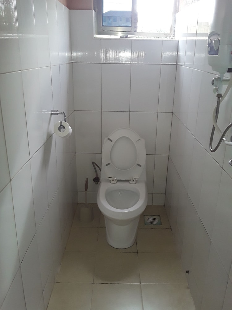 Unik Hotel Limited 15/17