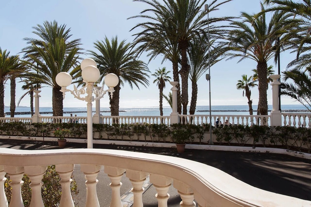 Cleopatra Palace Hotel 58/61