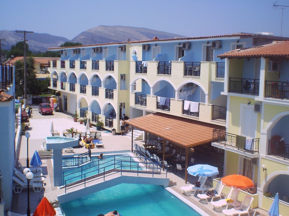 Vossos Hotel Apartments 3/41