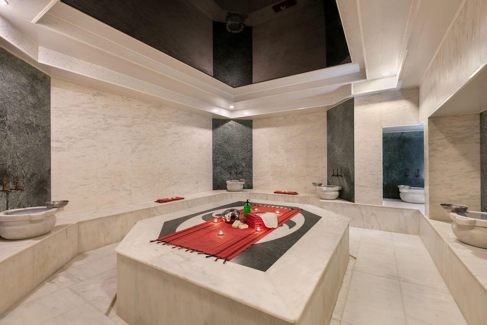 Azuu Boutique Hotel 42/76
