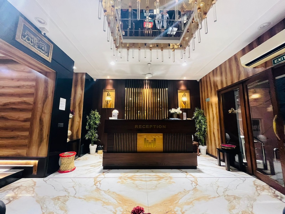 Hotel Madni Royale 8/50