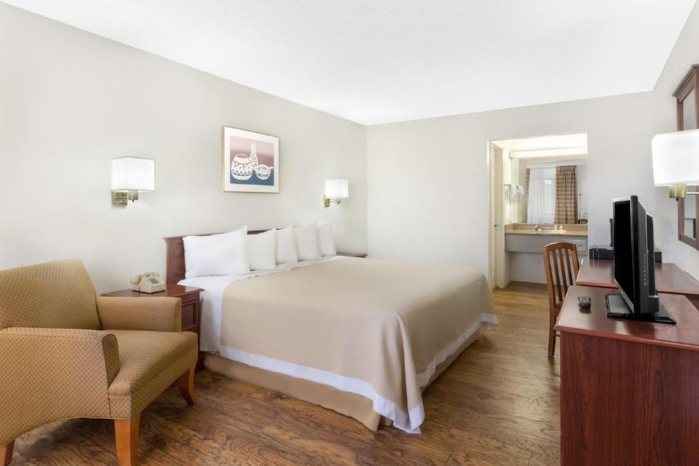 Days Inn By Wyndham Kingman West 13/31