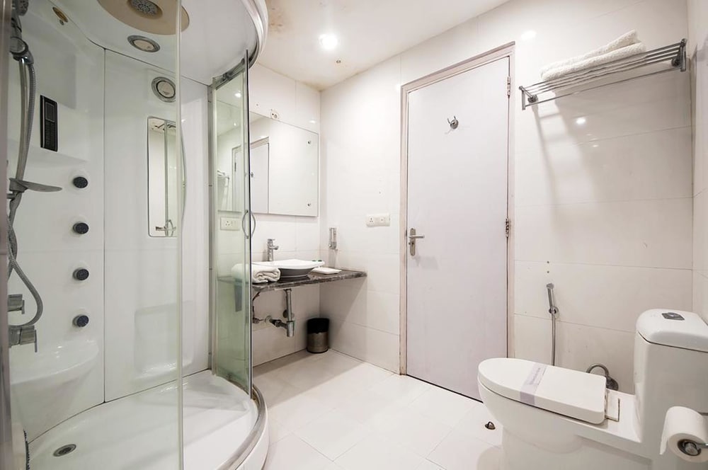 Hotel Ramhan Palace Mahipalpur 78/78