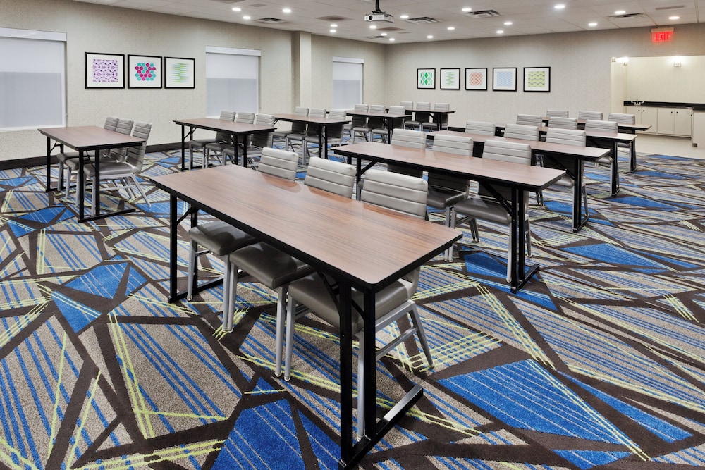 Holiday Inn Express Hotel And Suites Rome East 44/50