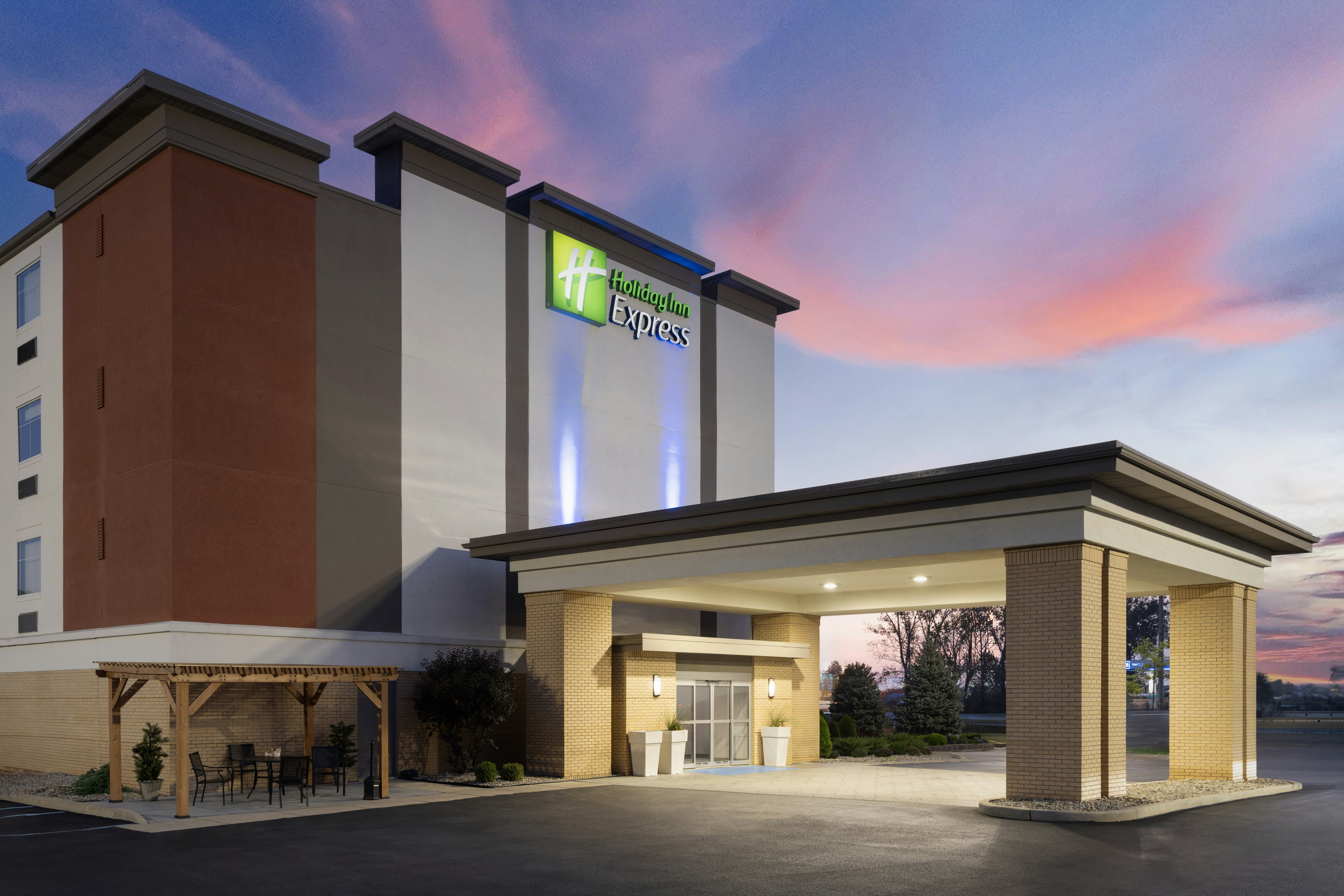 HOLIDAY INN EXPRESS TOLEDO NORTH in TOLEDO - OH