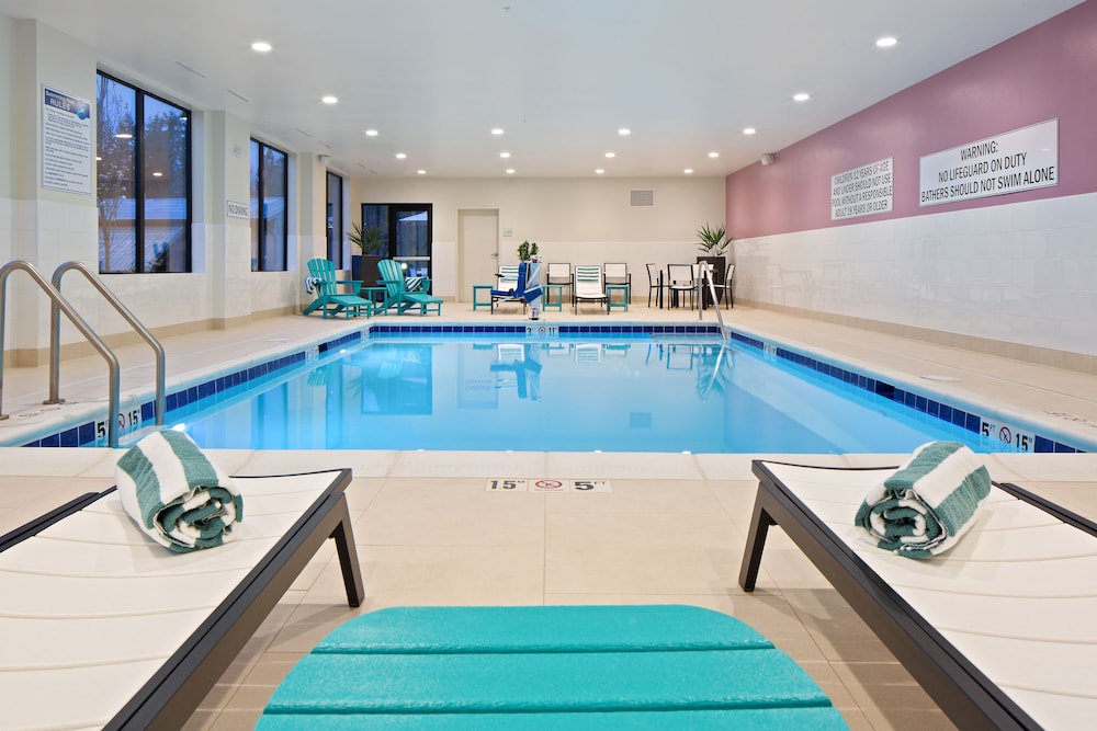 Hampton Inn & Suites-Seattle Woodinville WA 29/51