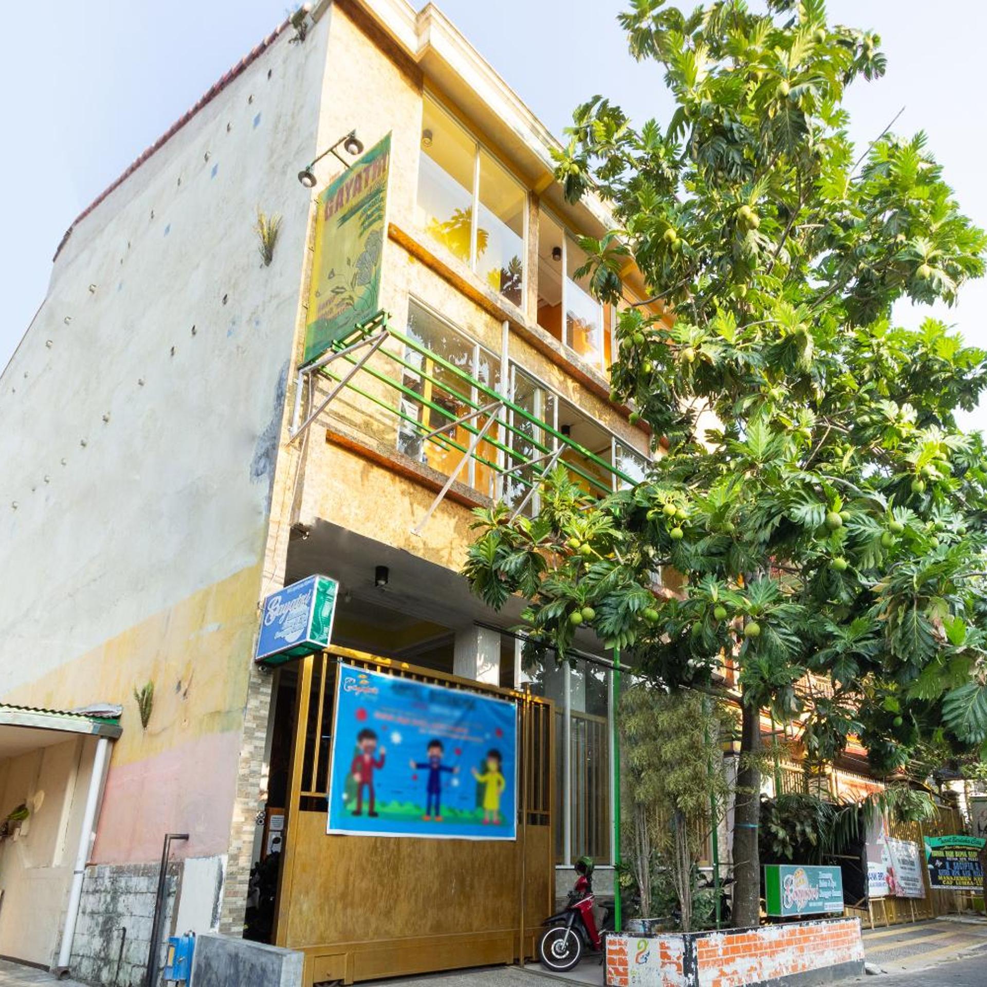 OYO 3727 Homestay Gayatri Sawojajar 49/57