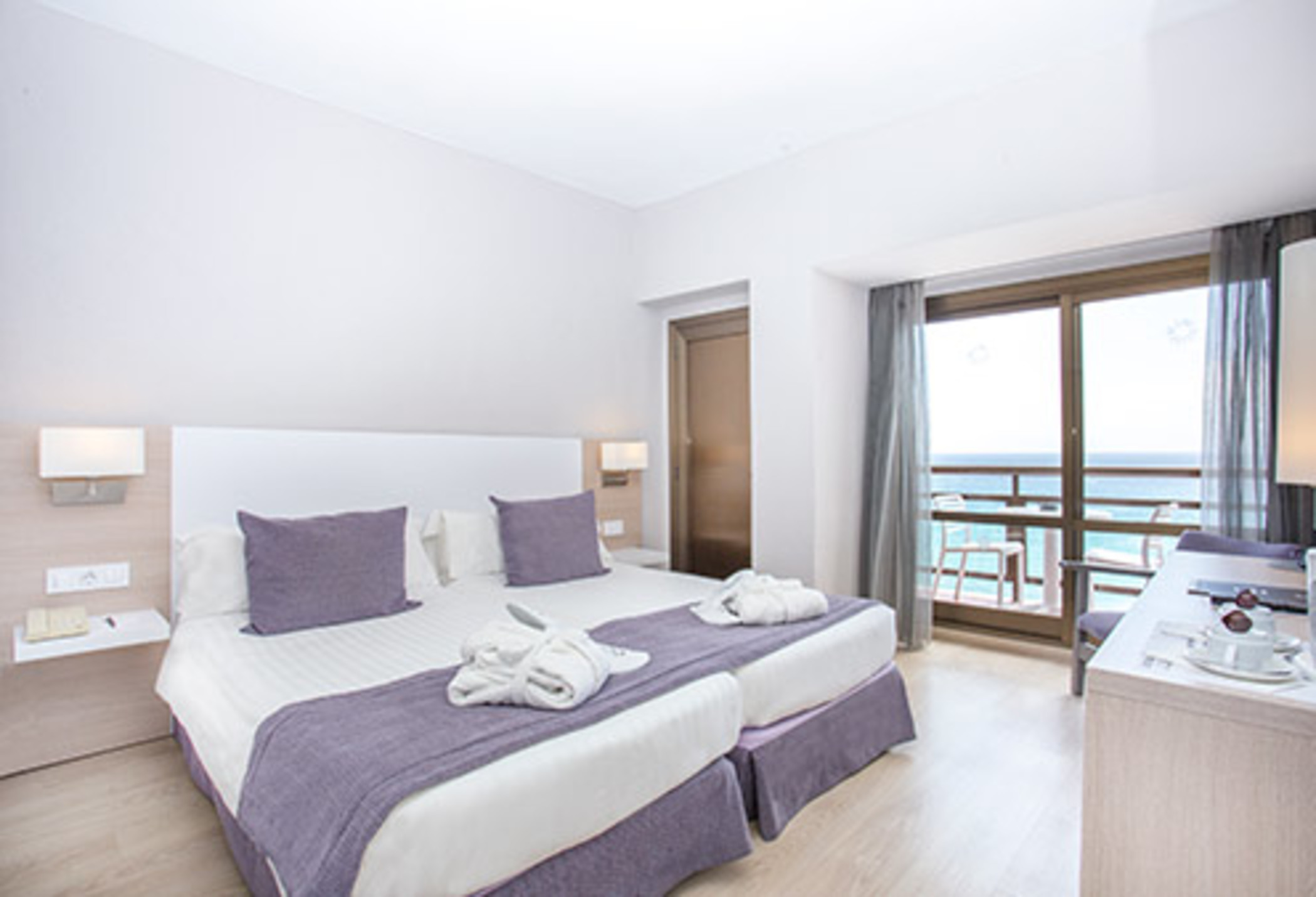 Gold, Club, Single, Sea View