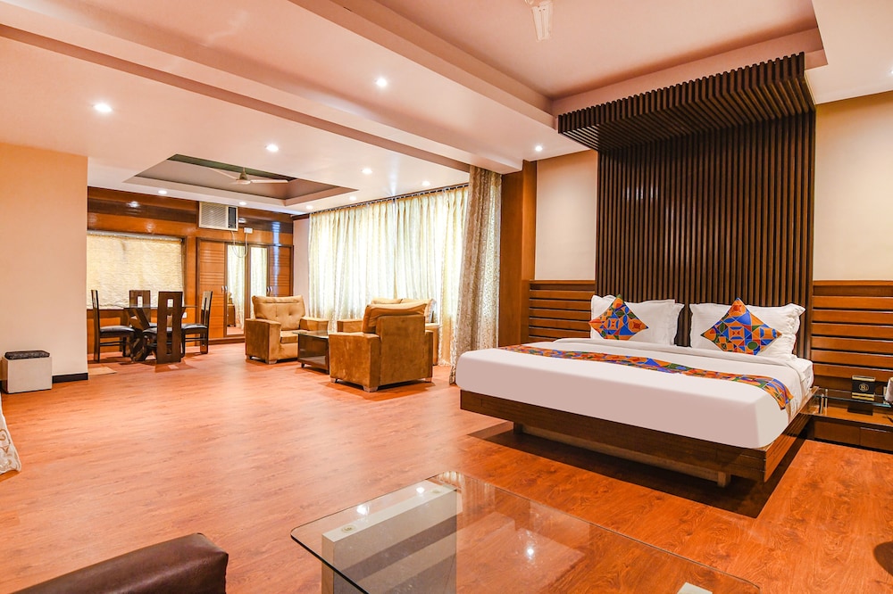 OYO Premium Hinoo Ranchi 14/53